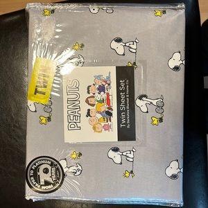 Peanuts Snoopy and Woodstock Springtime Floral Twin Sheet Set Flowers Gray
